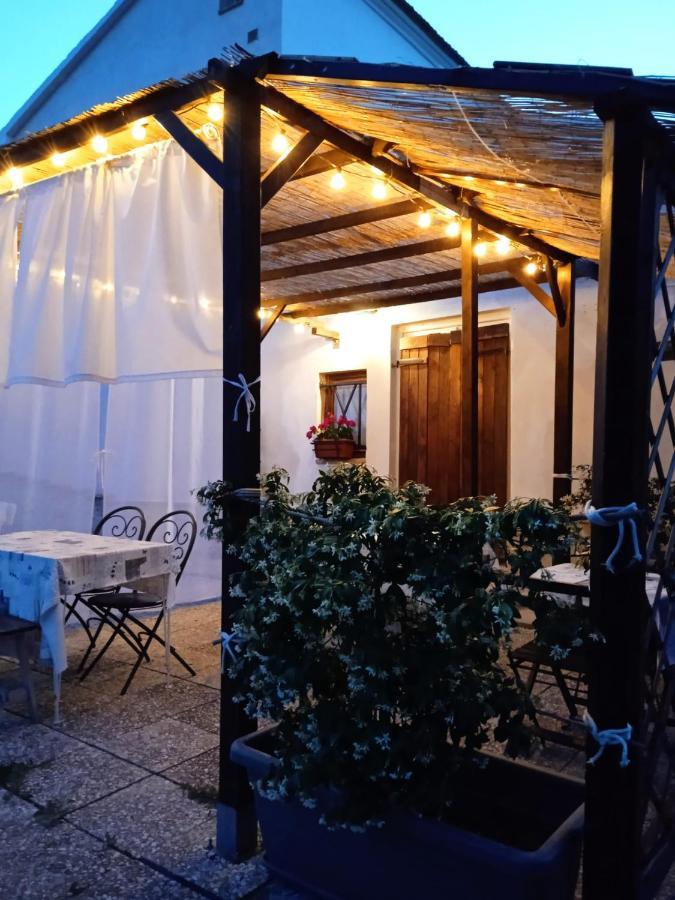 Sotto L'Ulivo Bed & Breakfast Mondavio Bagian luar foto